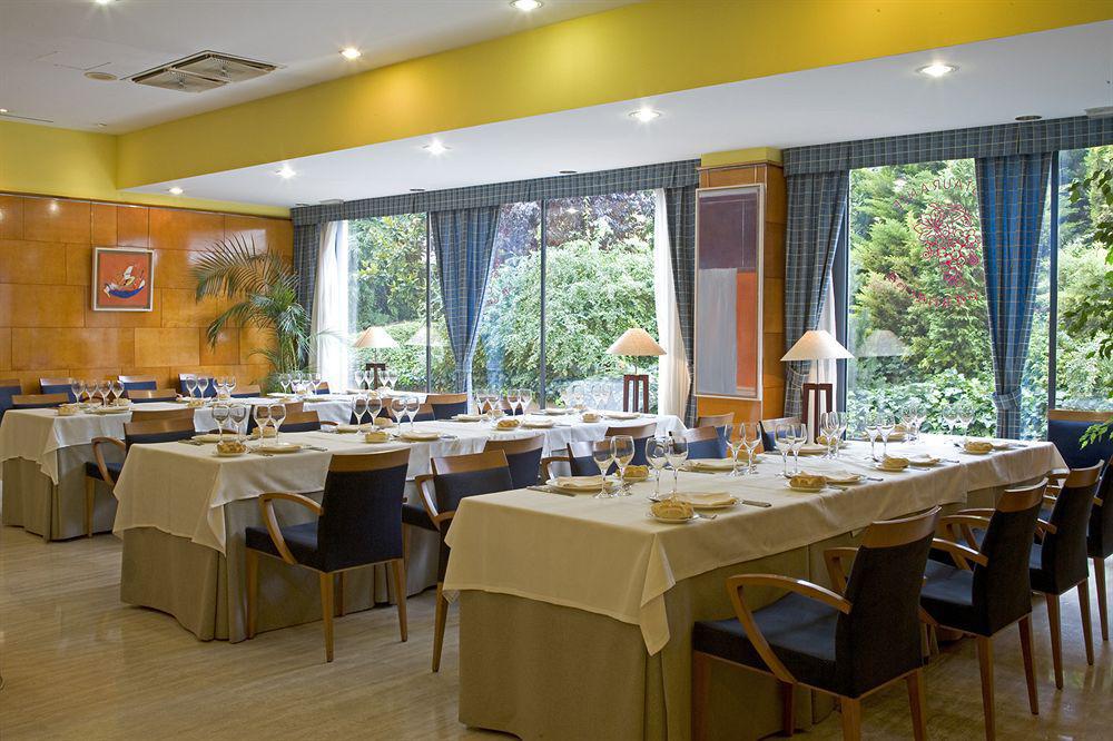 Hotel Ciudad De Valladolid Restaurant photo